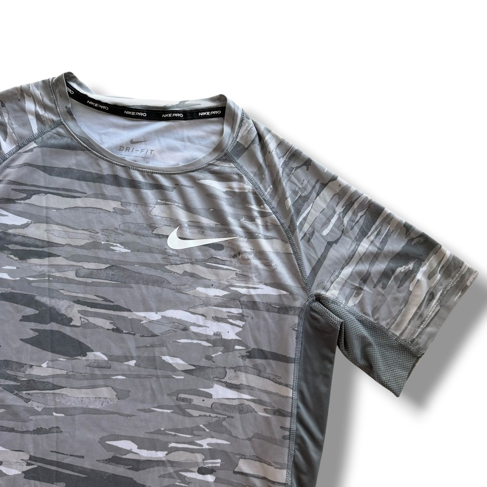 Nike Pro Dri-Fit Boy's Youth XL Grey Camo Short Sleeve Training Shirt CJ7709-084